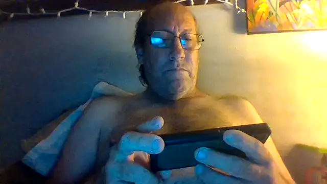 Snapshot of hornyrich69 chatting on July 10, 2026, 4:06 am hornyrich69 online show from July 10, 2026, 4:06 am