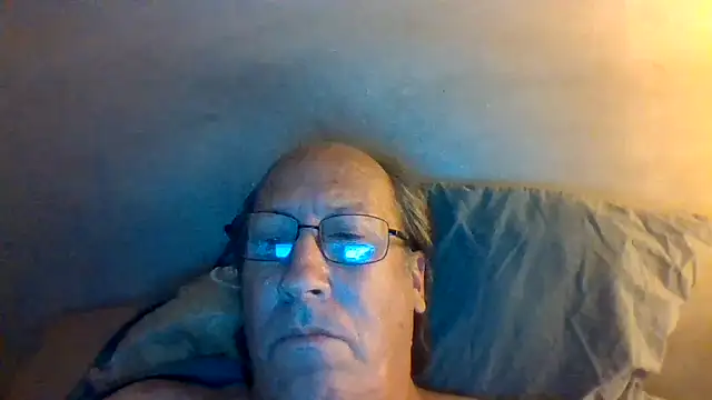 Snapshot of hornyrich69 chatting on July 17, 2026, 4:52 am hornyrich69 online show from July 17, 2026, 4:52 am
