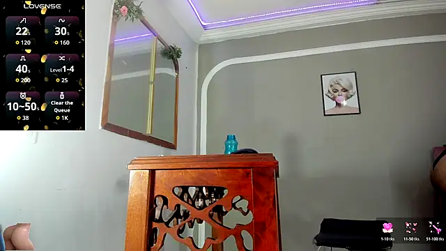 Jimena Grey online show from October 28, 2025, 7:38 pm