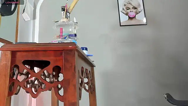 Jimena Grey online show from November 11, 2025, 7:30 am