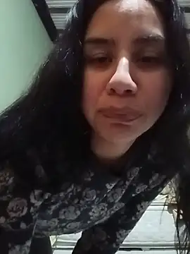 Michellluxo online show from June 15, 2026, 9:28 pm