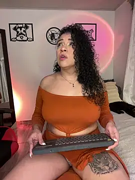 Snapshot of miss_grace_01 chatting on February 8, 2025, 5:29 am miss grace 01 online show from February 8, 2025, 5:29 am