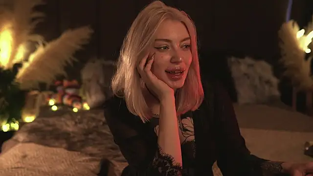 LinaKinky online show from January 17, 2025, 10:33 am