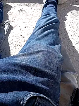 Kurtsikicixh online show from December 16, 2025, 9:47 am