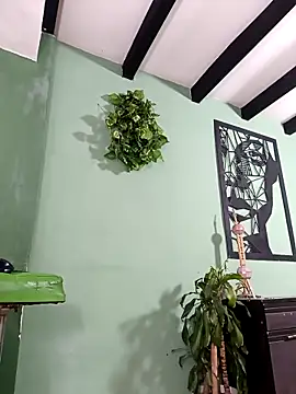 thirstymoonxx online show from February 6, 2026, 4:28 am