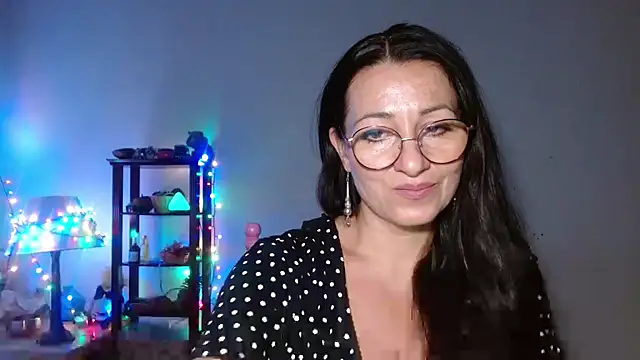 Snapshot of KeisyNeonX chatting on October 4, 2025, 7:34 pm KeisyNeonX online show from October 4, 2025, 7:34 pm