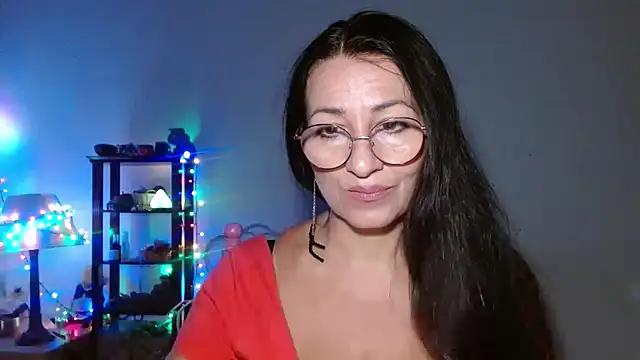 Snapshot of KeisyNeonX chatting on October 6, 2025, 7:44 pm KeisyNeonX online show from October 6, 2025, 7:44 pm