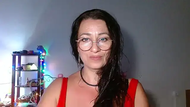 Snapshot of KeisyNeonX chatting on October 21, 2025, 7:47 pm KeisyNeonX online show from October 21, 2025, 7:47 pm
