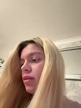 IrishTeenBarbie69 online show from March 19, 2025, 9:48 pm