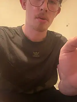 Snapshot of sollzii chatting on February 27, 2025, 1:38 am sollzii online show from February 27, 2025, 1:38 am