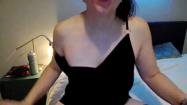 Ella Next Door online show from March 18, 2025, 9:10 pm