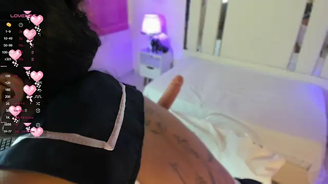 Miliaangeles online show from November 8, 2025, 12:05 pm