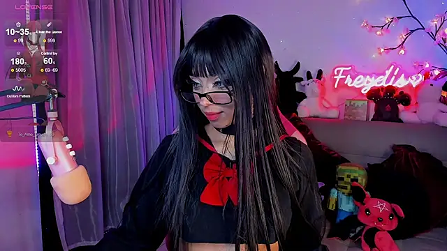 Miss freydis online show from April 15, 2026, 6:31 am