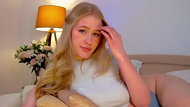 JuliaJaee online show from January 21, 2025, 11:13 pm