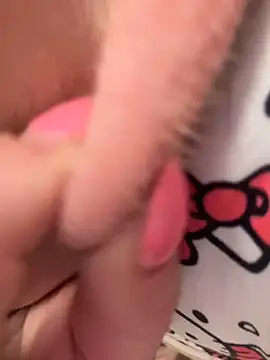 Snapshot of charmillebr chatting on March 23, 2025, 3:32 am charmillebr online show from March 23, 2025, 3:32 am