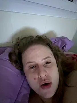 Snapshot of charmillebr chatting on November 15, 2025, 8:44 am charmillebr online show from November 15, 2025, 8:44 am