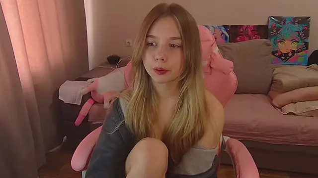 Olivka Grr online show from September 18, 2025, 12:51 pm