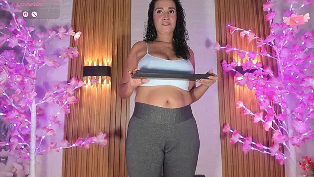 Holyjacky  online show from April 4, 2026, 12:02 pm