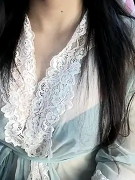  Linez  online show from October 31, 2025, 6:31 pm