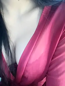 Snapshot of _Linez_ chatting on April 12, 2026, 4:12 pm Linez online show from April 12, 2026, 4:12 pm