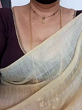 Snapshot of ananya956 chatting on February 18, 2026, 8:32 am ananya956 online show from February 18, 2026, 8:32 am