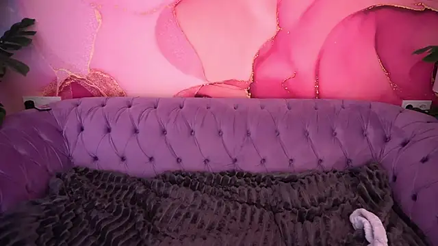 MagicPeachh  online show from November 21, 2025, 6:56 am