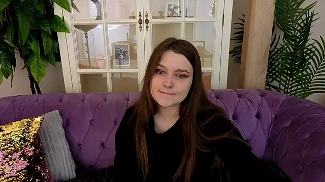 MagicPeachh  online show from April 7, 2026, 1:00 pm