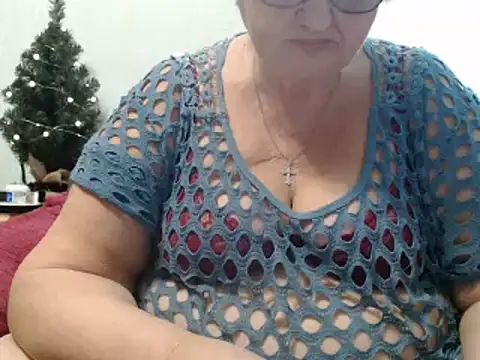 Snapshot of DeniseeRose chatting on December 9, 2024, 11:03 pm DeniseeRose online show from December 9, 2024, 11:03 pm