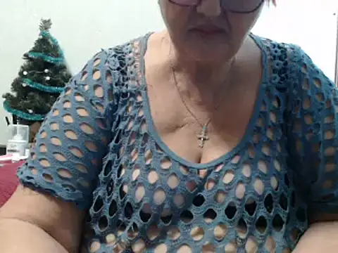 Snapshot of DeniseeRose chatting on December 31, 2024, 5:29 pm DeniseeRose online show from December 31, 2024, 5:29 pm