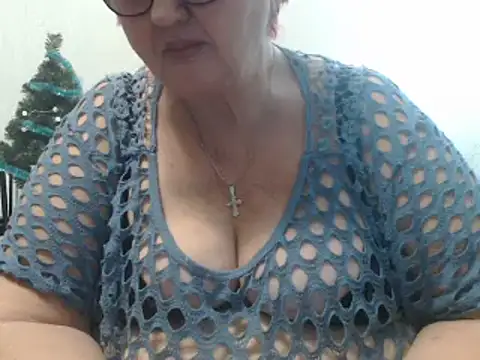 Snapshot of DeniseeRose chatting on January 6, 2025, 8:18 pm DeniseeRose online show from January 6, 2025, 8:18 pm