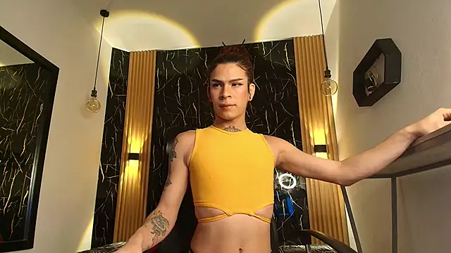 Snapshot of Bella_salvatore chatting on May 5, 2026, 8:50 pm Bella salvatore online show from May 5, 2026, 8:50 pm