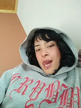 taaylor33 online show from April 3, 2026, 10:08 pm