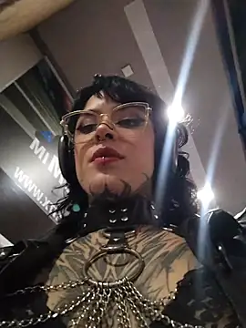 taaylor33 online show from May 16, 2026, 1:13 am