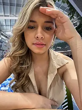 Snapshot of carolina__star chatting on December 23, 2024, 11:28 pm carolina star online show from December 23, 2024, 11:28 pm