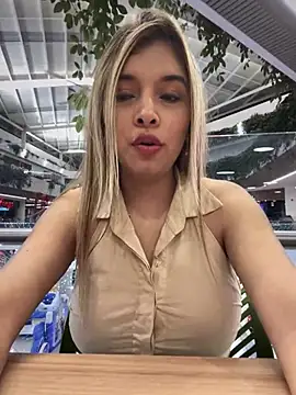 Snapshot of carolina__star chatting on January 16, 2025, 12:34 am carolina star online show from January 16, 2025, 12:34 am