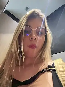 Snapshot of carolina__star chatting on January 25, 2025, 12:59 am carolina star online show from January 25, 2025, 12:59 am