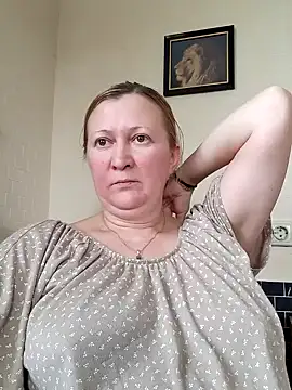 blondyaguar online show from December 17, 2024, 9:17 am