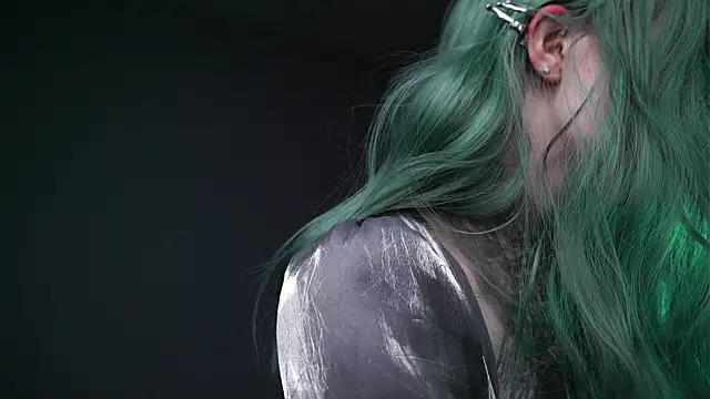 ginger hugs online show from March 25, 2026, 10:05 pm