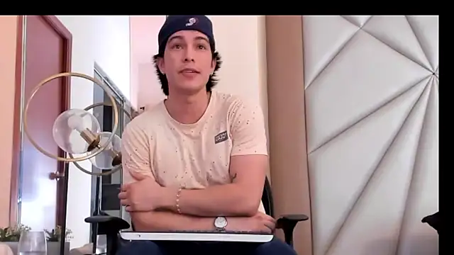 Karimferrer online show from December 10, 2024, 3:41 am