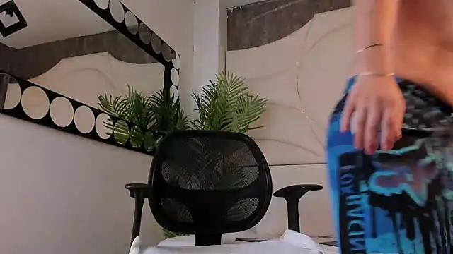 Karimferrer online show from October 7, 2025, 7:33 pm