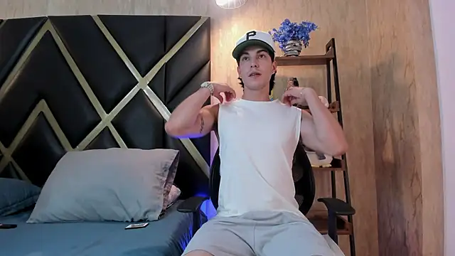 Karimferrer online show from April 7, 2026, 3:29 am