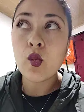 LisbethMoore  online show from April 2, 2026, 11:57 pm