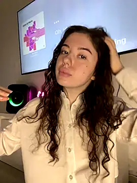 Kimi Ass online show from October 30, 2025, 10:38 am