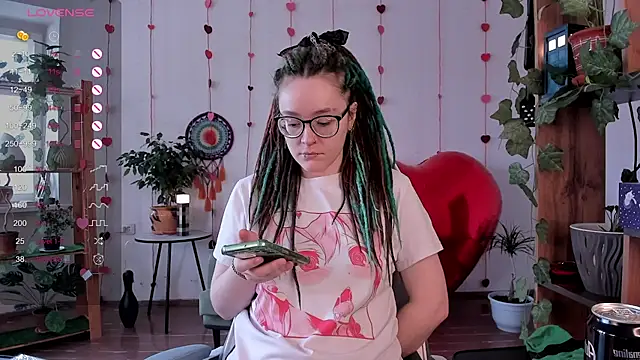 alisahug online show from February 14, 2025, 5:19 am