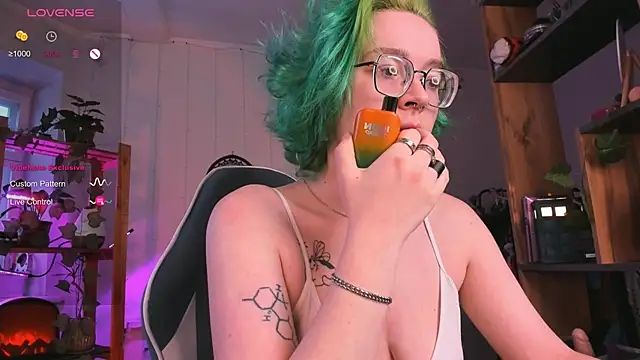 alisahug online show from March 10, 2025, 1:10 pm