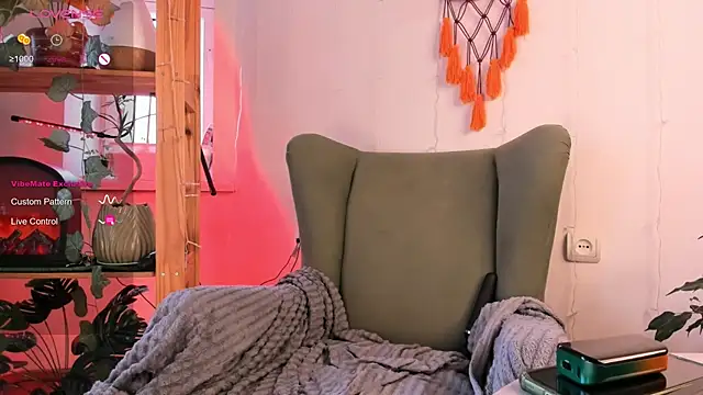 alisahug online show from March 17, 2025, 8:40 am