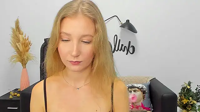 LolaWilsons online show from January 3, 2025, 7:27 am