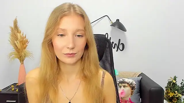 LolaWilsons online show from January 9, 2025, 1:45 pm