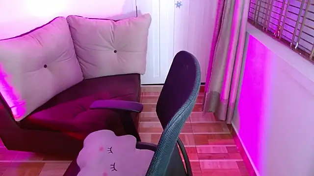 milfrousse online show from March 6, 2025, 10:09 am