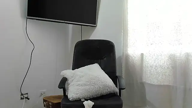 Snapshot of Chandler_ken chatting on May 4, 2026, 12:23 pm Chandler ken online show from May 4, 2026, 12:23 pm